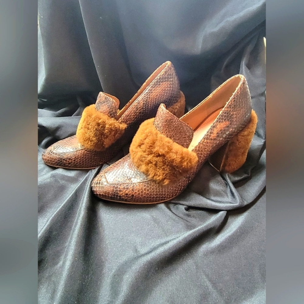 BCBG MAXAZRIA - Sherpa/Snakeskin Loafer